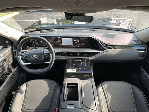 New 2026 INFINITI QX80 Luxe image 12