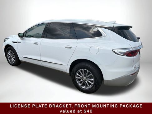 Used 2023 Buick Enclave Essence FWD image 4