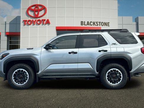 Certified 2025 Toyota 4Runner TRD Off-Road image 6