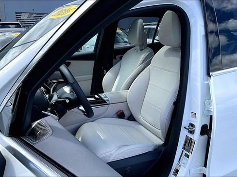 Used 2026 Mercedes-Benz GLC 300 4MATIC image 6