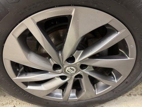 Used 2016 Nissan Rogue SL w/ SL Premium Package image 37