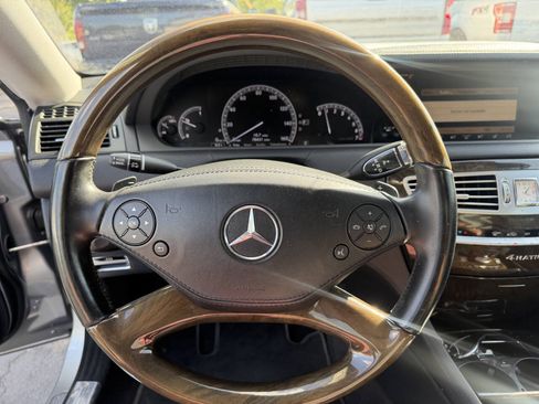 Used 2011 Mercedes-Benz CL 550 4MATIC image 14