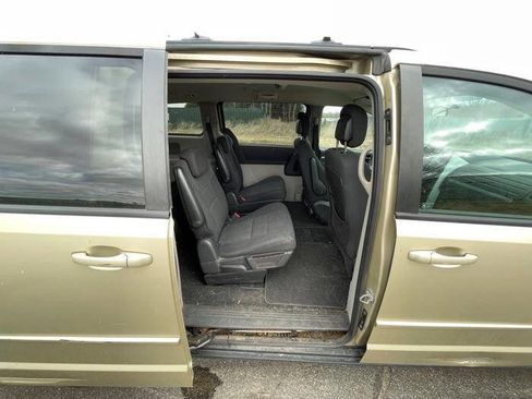 Used 2010 Dodge Grand Caravan Hero image 29