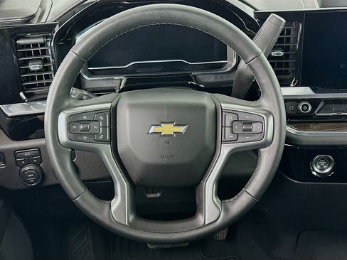 Used 2023 Chevrolet Silverado 1500 LT image 18