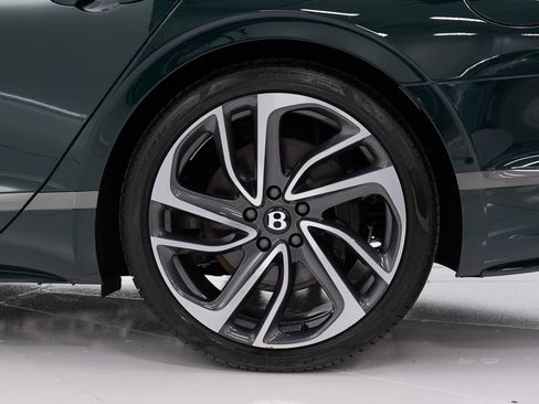 Used 2025 Bentley Flying Spur Plug-In Hybrid AWD/4WD image 46