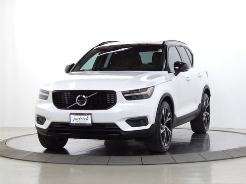 Used 2021 Volvo XC40 T5 R-Design w/ Advanced Package AWD/4WD image 3