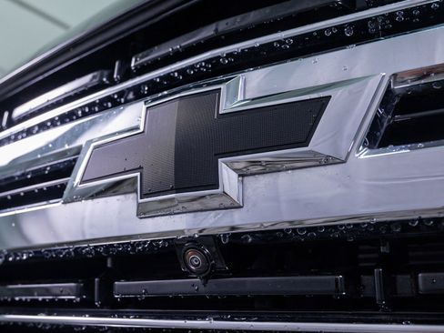 Used 2023 Chevrolet Tahoe LT w/ Luxury Package AWD/4WD image 5