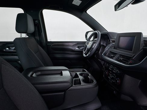 Used 2021 Chevrolet Suburban 2WD image 28