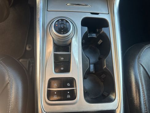 Used 2022 Ford Explorer Limited image 19