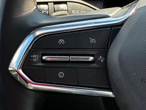 Used 2026 Chevrolet Equinox LT AWD/4WD image 10