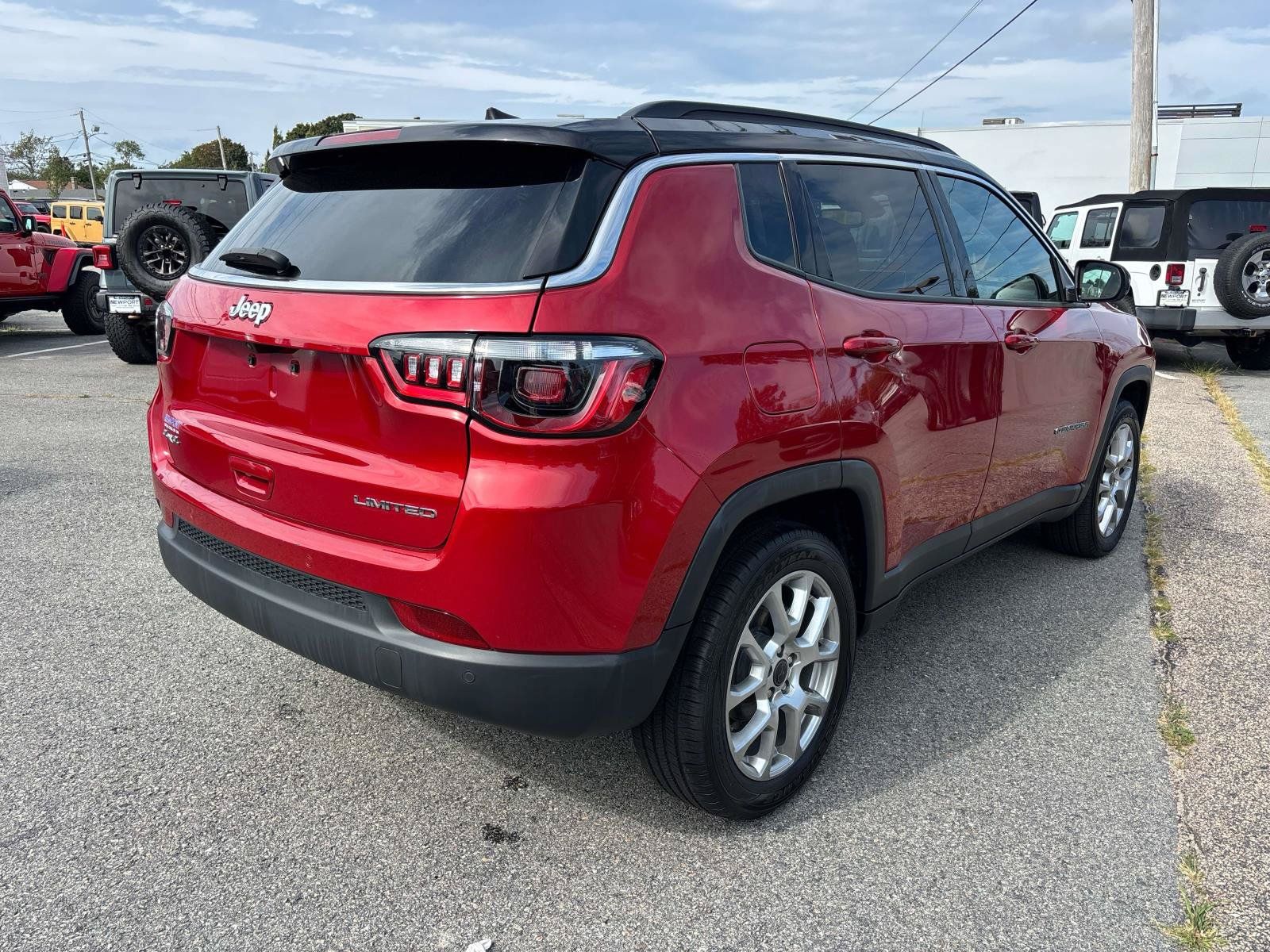 Certified 2025 Jeep Compass Limited AWD/4WD image 3
