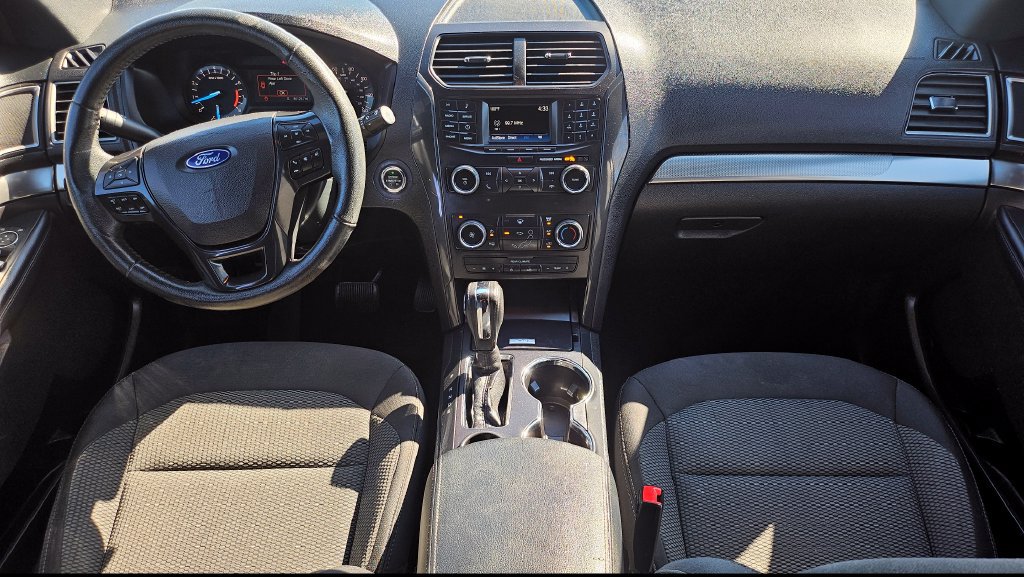 Used 2018 Ford Explorer XLT FWD image 5