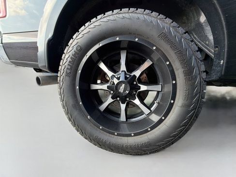 Used 2018 Ford F150 XLT w/ Equipment Group 302A Luxury AWD/4WD image 10