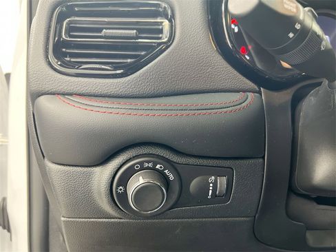 Used 2024 Dodge Durango GT image 19