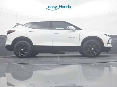 Used 2025 Chevrolet Blazer LT AWD/4WD image 33