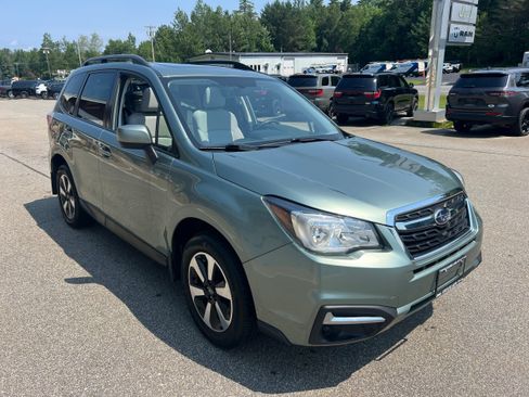 Used 2018 Subaru Forester 2.5i Premium w/ All-Weather Package AWD/4WD image 3