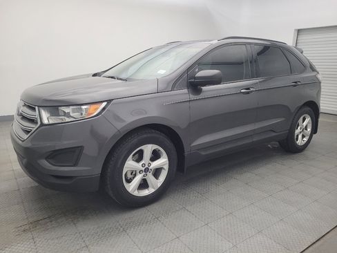 Used 2018 Ford Edge SE image 2