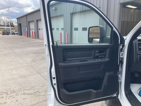 New 2024 RAM 2500 Tradesman w/ Chrome Appearance Group image 17