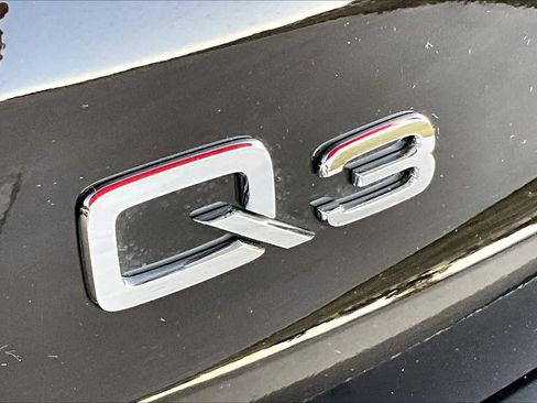 Used 2025 Audi Q3 2.0T Premium Plus w/ Premium Plus Package image 32