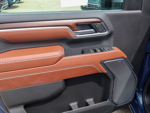 New 2026 GMC Sierra 3500 Denali Ultimate AWD/4WD image 11