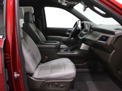 Used 2024 Chevrolet Tahoe LT w/ Luxury Package image 36