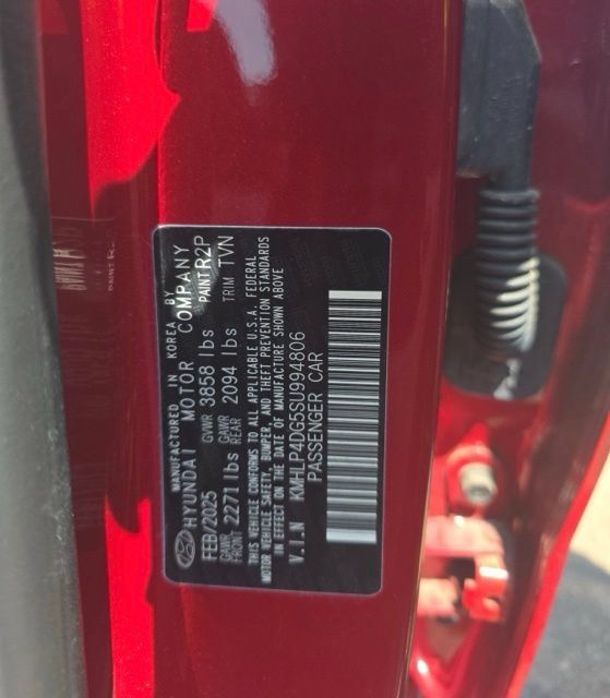 Used 2025 Hyundai Elantra Limited FWD image 13