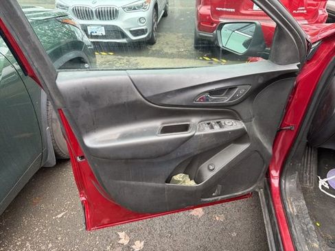 Used 2018 Chevrolet Equinox LT w/ Sun & Infotainment Package image 18