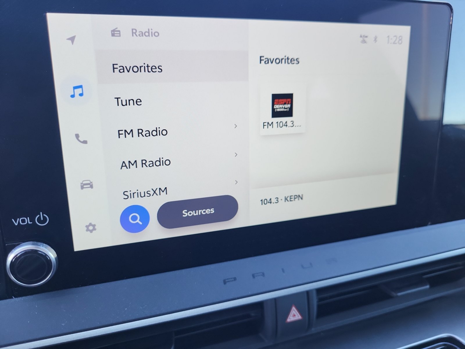 Used 2025 Toyota Prius LE FWD image 19