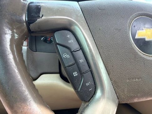 Used 2013 Chevrolet Avalanche LTZ RWD image 37