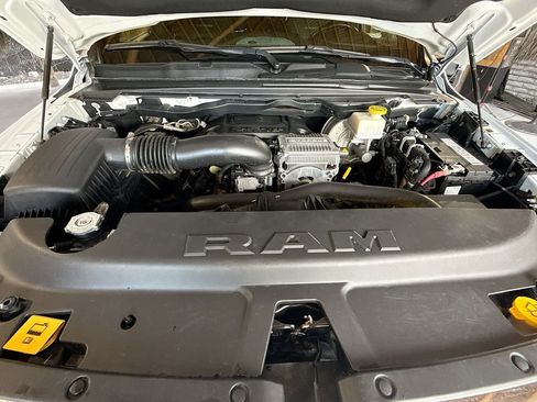 Used 2024 RAM 1500 Laramie AWD/4WD image 32