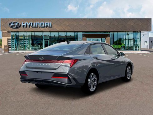 New 2026 Hyundai Elantra Limited FWD image 7