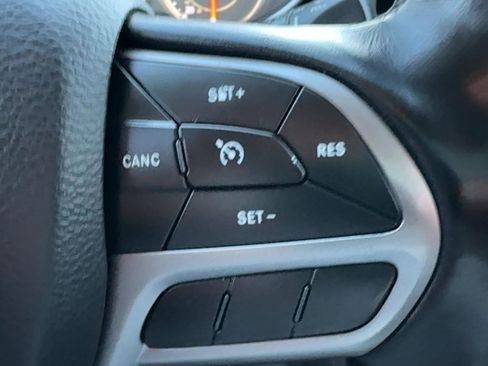 Used 2021 Jeep Cherokee Latitude Plus w/ Security Package image 26