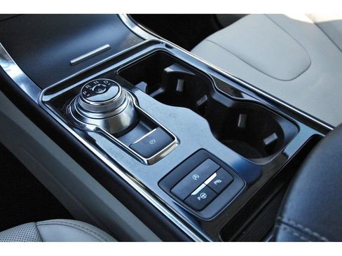 Used 2019 Ford Edge Titanium w/ Equipment Group 301A image 31