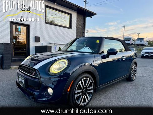Used 2019 MINI Cooper S image 1
