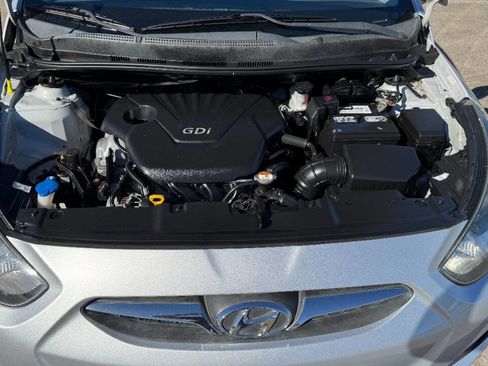 Used 2013 Hyundai Accent GLS image 19