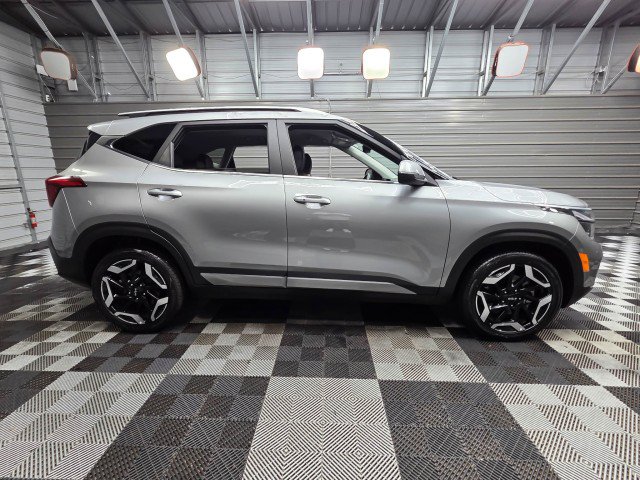 Used 2025 Kia Seltos SX AWD/4WD image 10