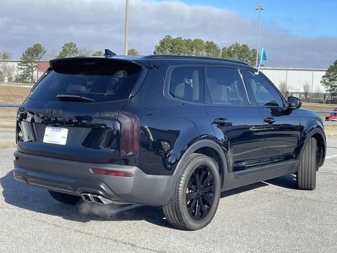 Used 2022 Kia Telluride S image 3
