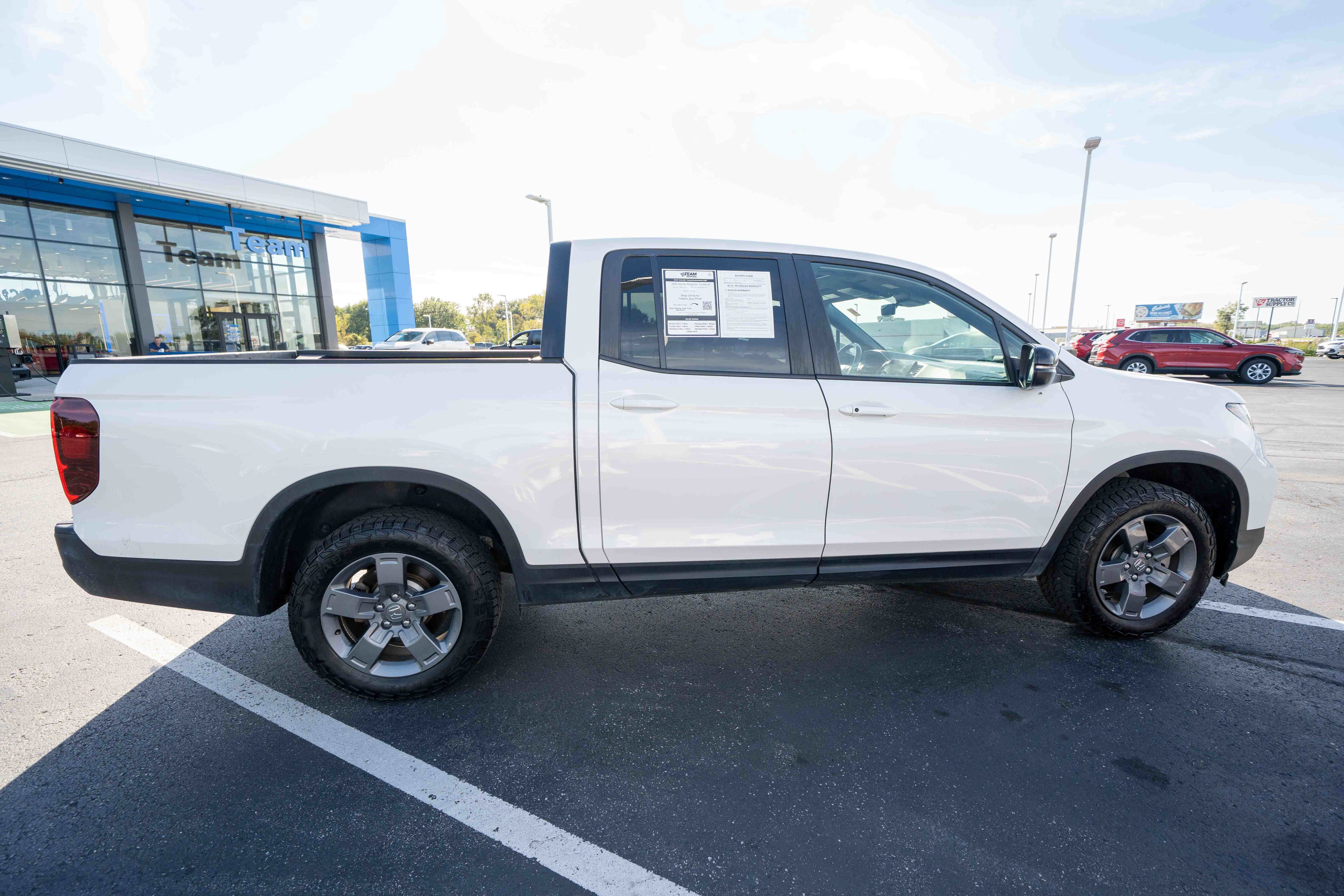 Used 2025 Honda Ridgeline TrailSport image 6