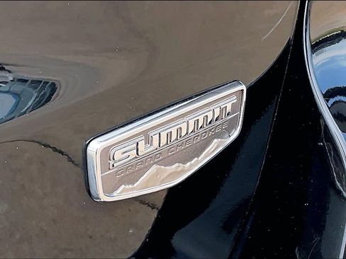 Used 2017 Jeep Grand Cherokee Summit AWD/4WD image 11