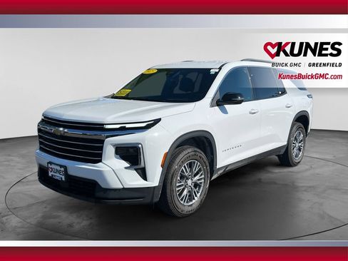 Used 2025 Chevrolet Traverse LT AWD/4WD image 5