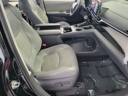Used 2021 Toyota Sienna Limited FWD image 14