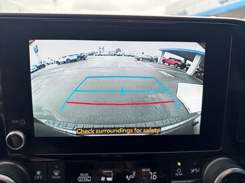 Used 2023 Toyota Highlander XLE image 24