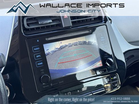 Used 2016 Toyota Prius Three w/ Advanced Technology Package image 28