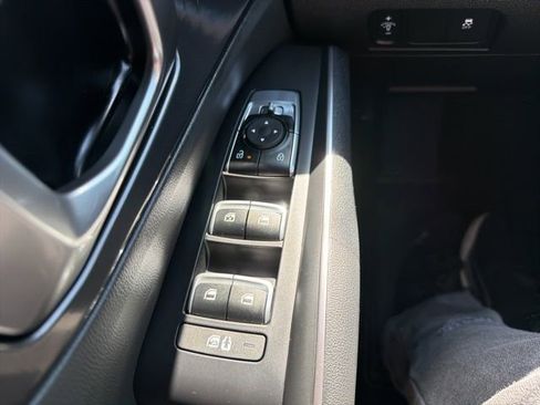 Certified 2025 Kia Sorento S w/ Panoramic Sunroof Package AWD/4WD image 16