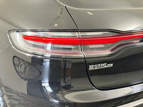 Used 2022 Porsche Macan w/ Premium Package Plus AWD/4WD image 35