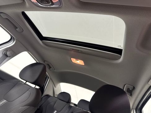 Used 2025 Hyundai Elantra SEL image 24