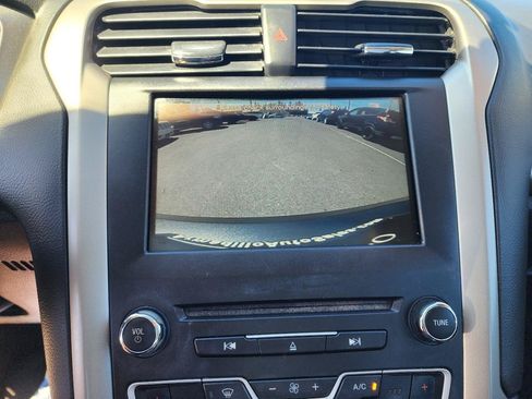 Used 2016 Ford Fusion SE w/ Equipment Group 202A FWD image 20