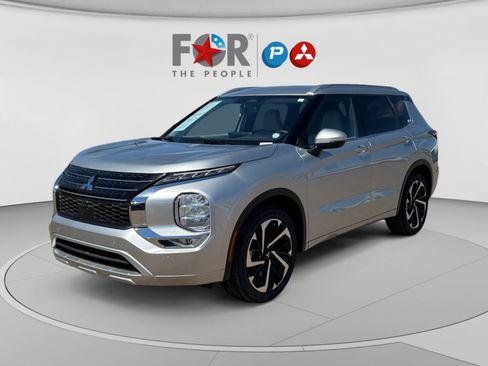 Used 2023 Mitsubishi Outlander SEL FWD image 1