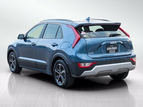 Used 2023 Kia Niro EX w/ EX Cold Weather Package FWD image 4