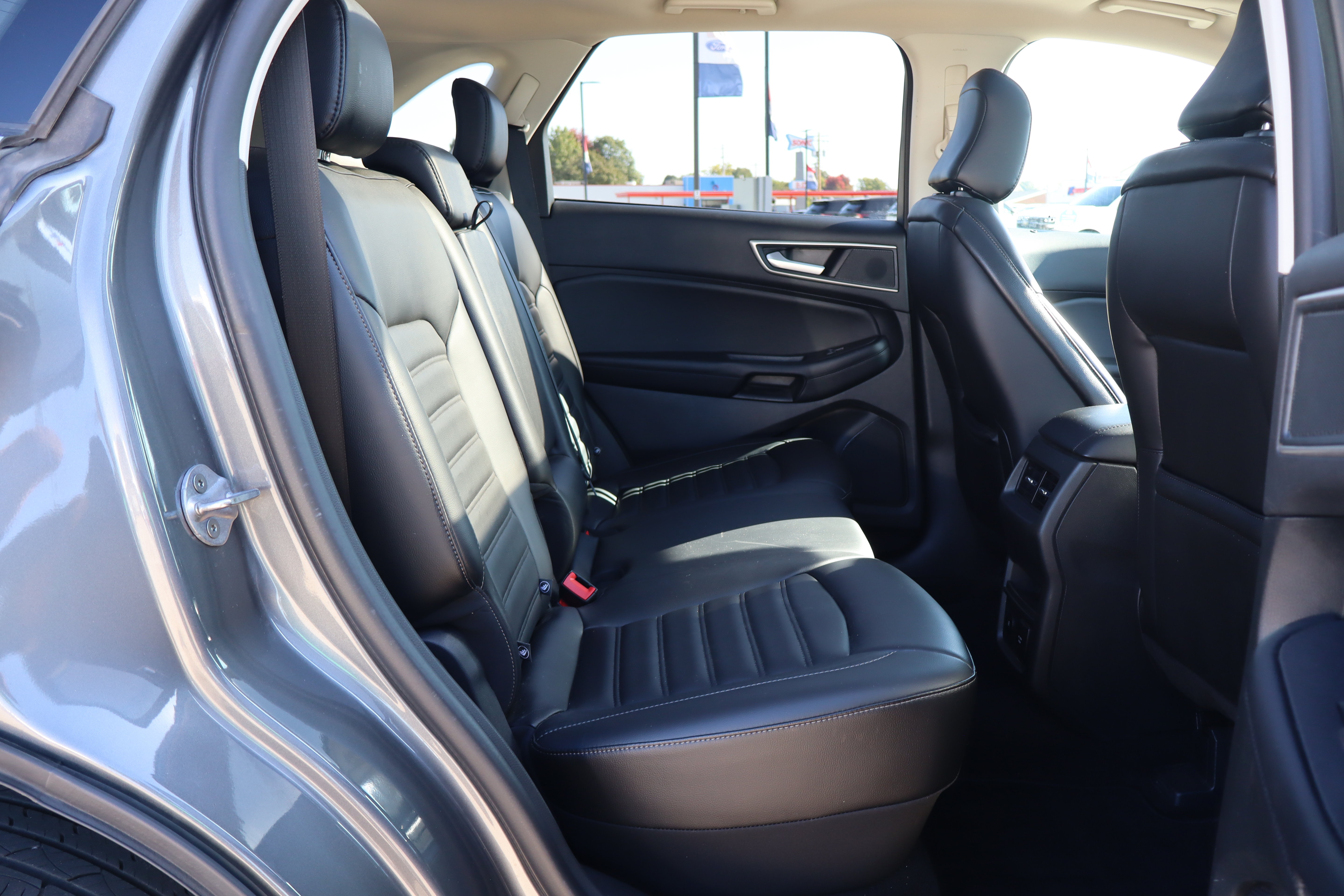Used 2024 Ford Edge SEL w/ Convenience Package AWD/4WD image 11